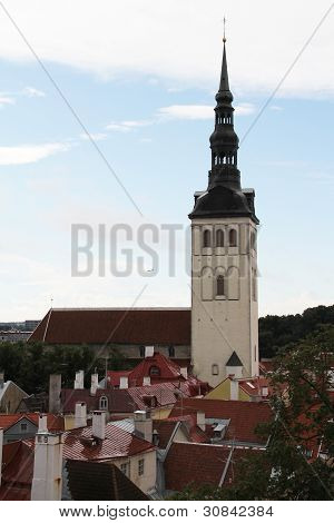 Pohled na kostel svatého Mikuláše v Tallinnu