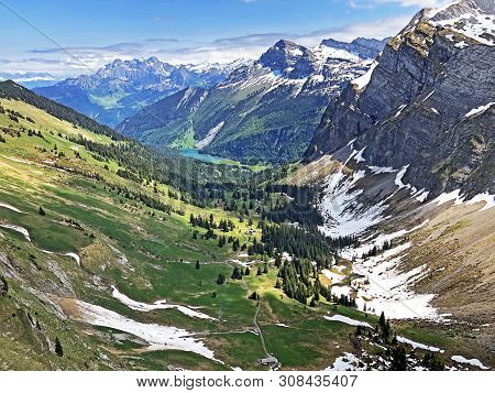 An Unbelievable View Of Lake Obersee And The Oberseetal Alpine Valley, Nafels (naefels) - Canton Of 