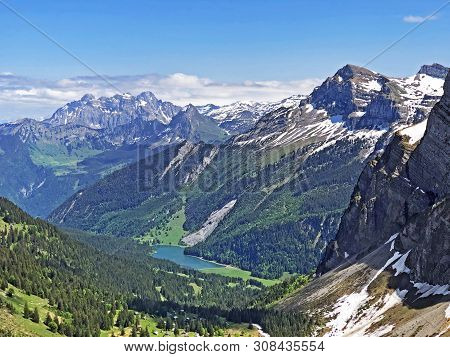 An Unbelievable View Of Lake Obersee And The Oberseetal Alpine Valley, Nafels (naefels) - Canton Of 