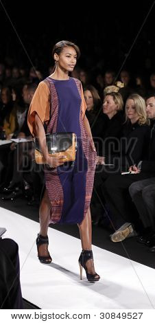 BCBGMAXAZRIA