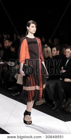 BCBGMAXAZRIA
