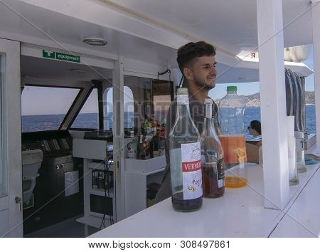 Sangria Bar Tourboat