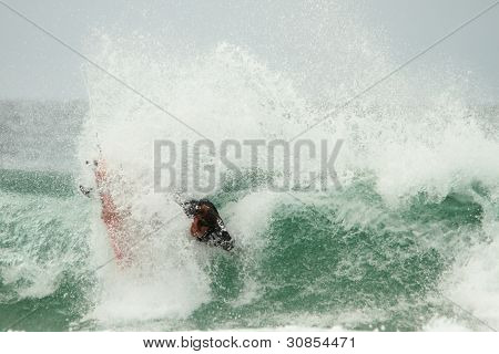 Coolangatta, Austrálie - Mar 03: Quicksilver Pro Asp World Tour, Mavericku Dane Reynolds během E