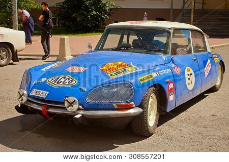 Russia, Respublic Of Bashkortostan, Ufa 22.06.2019 Retro Rally Beijing-paris: Old Blue Car Parked Ne