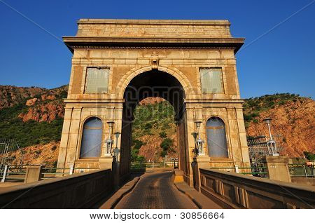 Hartbeespoort Dam arco