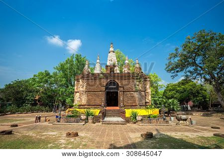 Wat Chet Yot, Seven Pagoda Temple It Is A Major Tourist Attraction In Chiang Mai, Thailand.with Even