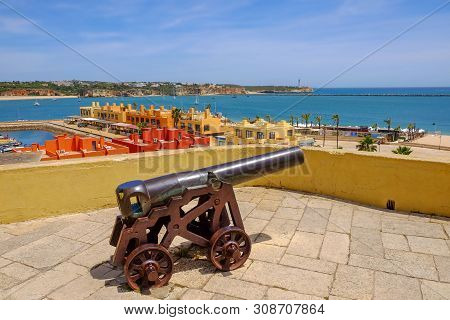 Portimao, Portugal - Mai 24, 2019: View On The Gun In The Fort Of Santa Catarina In Portimao In Alga