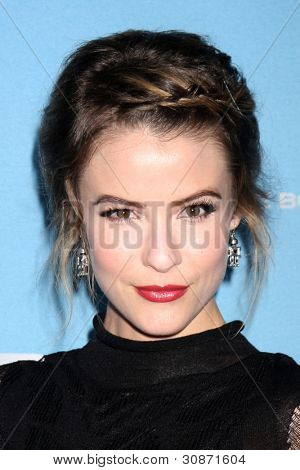 LOS ANGELES - MAR 10: Linsey Godfrey ankommer til fed og smuk 25th jubilæumsfest på th
