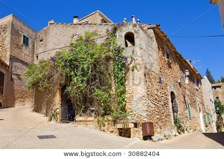 den gamle landsby Capdepera i Mallorca, Spanien