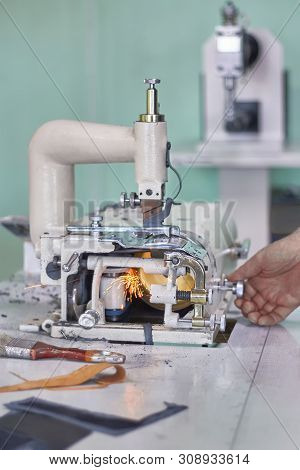 Tune-up Of Industrial Machine For Leather Work. Leather Worksop.
