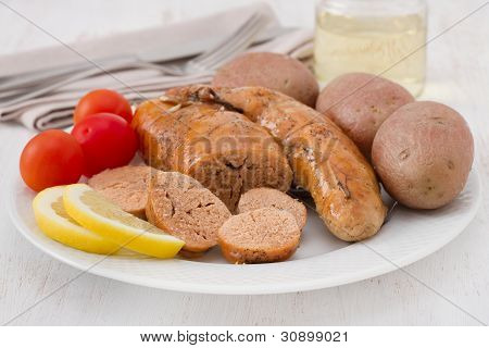 Kabeljaurogen mit Kartoffeln und Zitrone