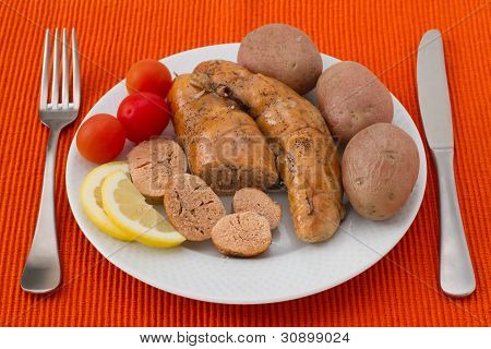Kabeljaurogen mit Kartoffeln und Zitrone