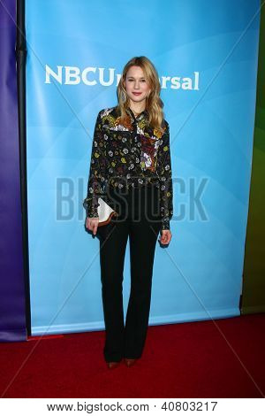 LOS ANGELES - JAN 7: Kristen Hager navštěvuje NBCUniversal 2013 TCA zimní tisková Tour v Langham H