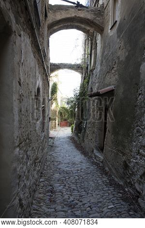 Bussana Vecchia (im), Italy - December 12, 2017: A Typical House And Pathway In Bussana Vecchia, Imp