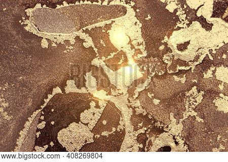 Vinatge Abstract Fortuna Gold And Brown Marble Pattern With Sparkles