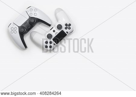 Next Gen And Old Gen Game Controllers