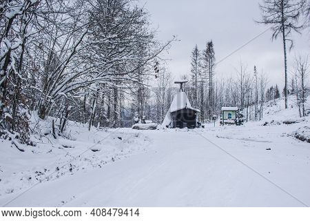 Winter In Harz Mountains National Park, Germany. Hut At Eselsplatz Near Osterode Am Harz. Moody Snow
