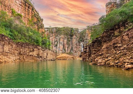 Canyons Of Furnas At Capitólio Mg, Brazil. Beautiful Landscape Of Canyons Of Sedimentary Rocks, Gree