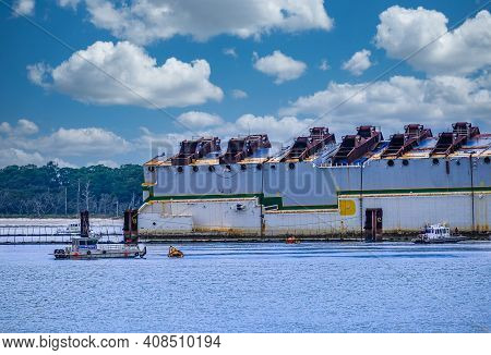 Brunswick, Georgia - January 11, 2021: The Mv Golden Ray Is A 200-meter-long Car Carrier That Capsiz