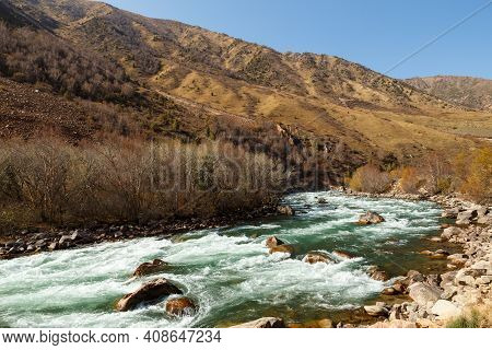 Kokemeren River, Naryn Region Of Kyrgyzstan. Mountain River In Autumn.