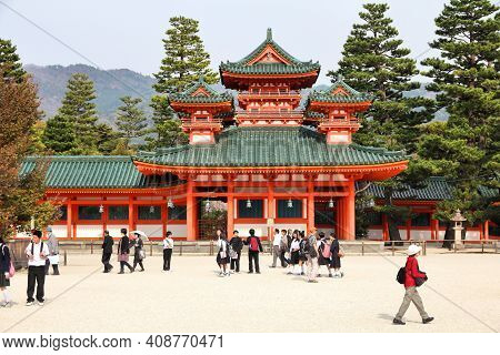 Kyoto, Japan - April 19, 2012: People Visit Heian Jingu Shrine In Kyoto, Japan. Old Kyoto Is A Unesc