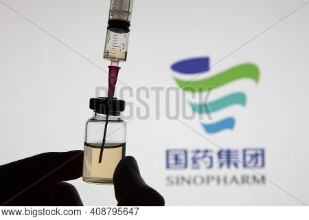 Oxford, Uk - February 2020: Sinopharm Logo With A Covid Vaccine Injection