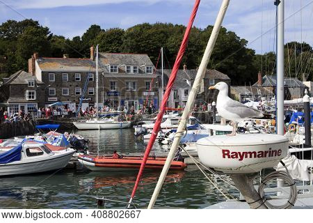 Padstow (england), Uk - August 11, 2015: Padstow's Harbor, Cornwall, United Kingdom.
