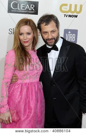 LOS ANGELES - JAN 9:  Leslie Mann, Judd Apatow arrives at the 18th Annual Critics' Choice Movie Awards at Barker Hangar on January 9, 2013 in Santa Monica, CA