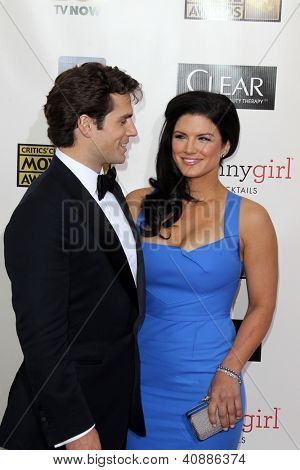 ลอสแองเจลิส - 10 มกราคม: Henry Cavill, Gina Carano มาที่ Aw ภาพยนตร์ทางเลือกวิจารณ์ปี 18