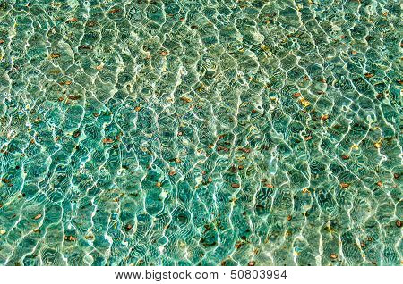 Reflection on the waves of the water in fountain
