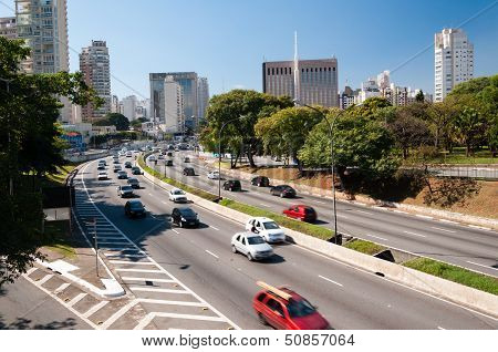 Traffic avenue city sao paulo