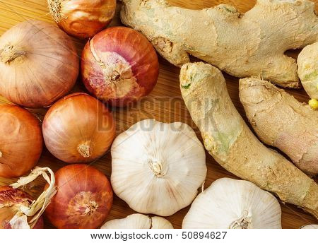 Ginger, garlic and allium ascalonicum