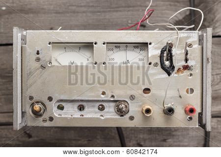 old analogue voltmeter and amperemeter