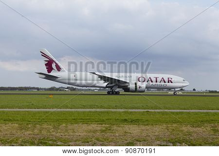 Amsterdam Airport Schiphol - Boeing 777 Of Qatar Airways Cargo Lands