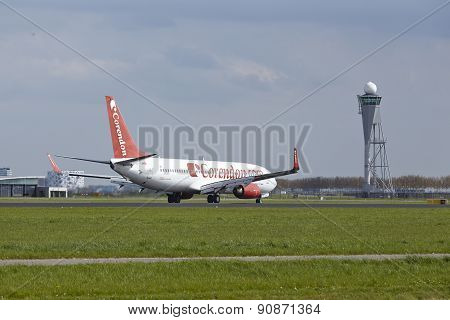 Amsterdam Airport Schiphol - Boeing 737 Of Corendon Airlines Lands