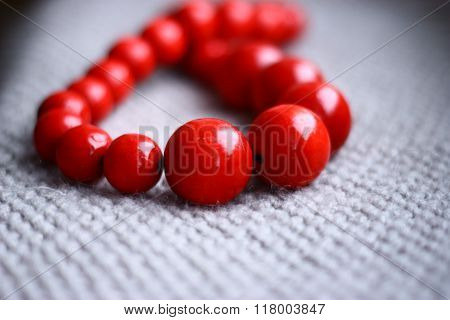 Fashion red wooden necklace