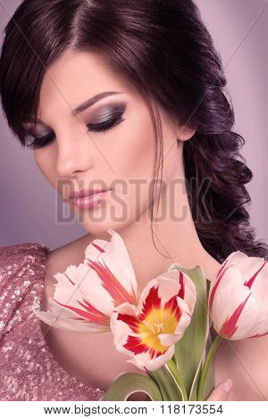 Beauty Girl with flovers. Beautiful Young Woman with Fresh Clean Skin, Beautiful Face. Pure Natural
