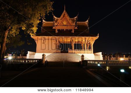 Sala Rim Nam Thai de Chao Phraya rivier