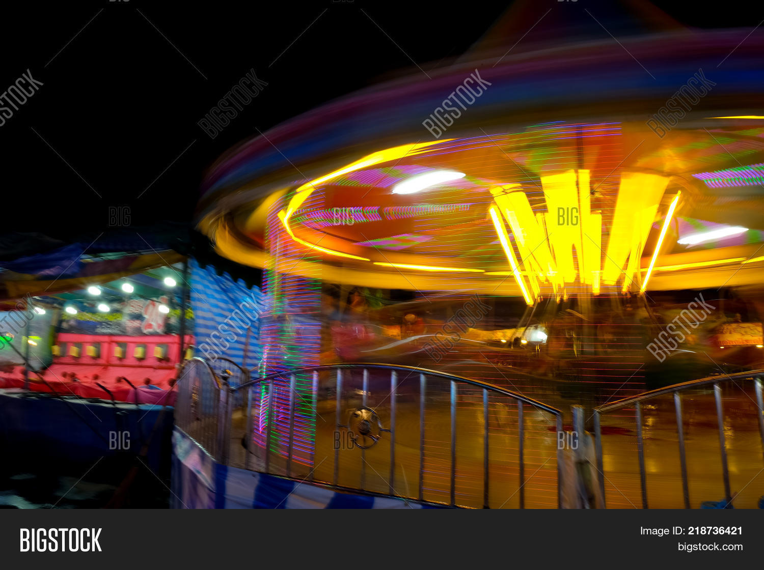 Rectangular Carousel Round Carousel Motion Image & Photo (Free Trial) | Bigstock