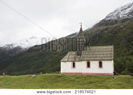 View Landscape Of Apls Mountain And Vernagt-stausee Lake In Vernago Village At Foot Of The Hill Of O