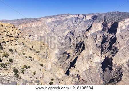 Hiking trail in Jebel Shams - Sultanate of Oman