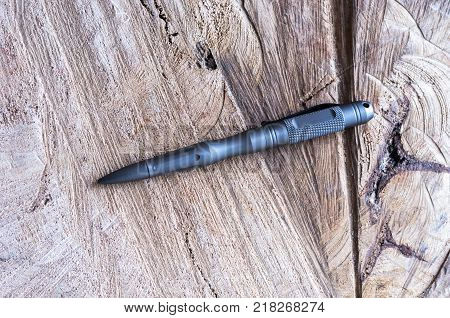 Ballpoint pen as a tool for self-defense. Iron handle for striking.
