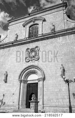 Sulmona (abruzzi, Italy), Santa Maria Della Tomba Church