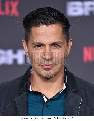 LOS ANGELES - DEC 13:  Jay Hernandez arrives for the 