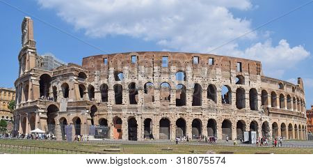 Coliseu Of Rome, Flavio Amphitheater, In Rome Italy