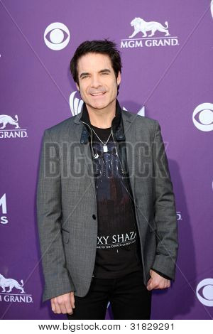 LAS VEGAS - APR 1: Pat Monahan přijde v roce 2012 akademie Country Music Awards v MGM Grand Gar