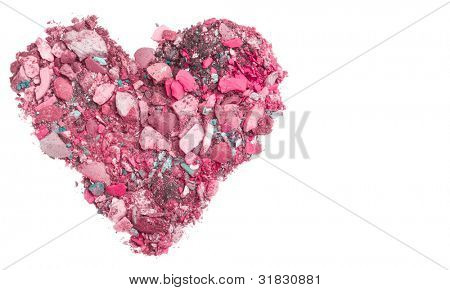 심장 모양의 흰 배경에 고립 짓 눌린된 eyeshadows