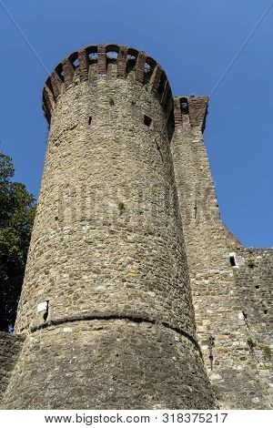 Medieval Castle Of Castelnuovo Magra, La Spezia, Liguria, Italy,  Historic Town In Lunigiana