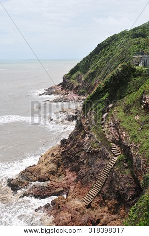 Sea Views And Mountains With Cliffs, Old Stairs Down The Cliffs, Perid Island At Laem Sing District,