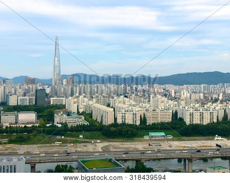 Aerial View Cityscape Of Seoul, South Korea. Aerial View Lotte Tower At Jamsil. View Of Seoul With R